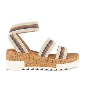Women’s Steve Madden strappy platform sandal
